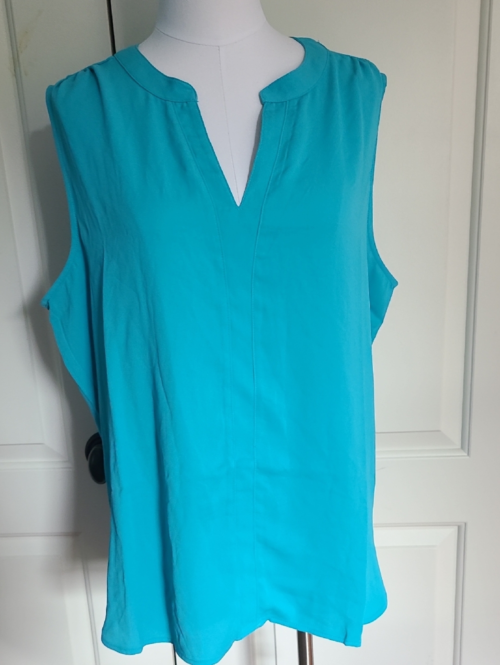NWOT Zenana Turquoise Sleeveless Blouse